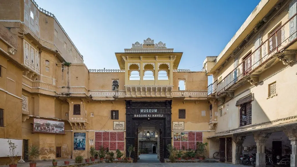 Folk dance performance at Bagore ki Haveli, Udaipur